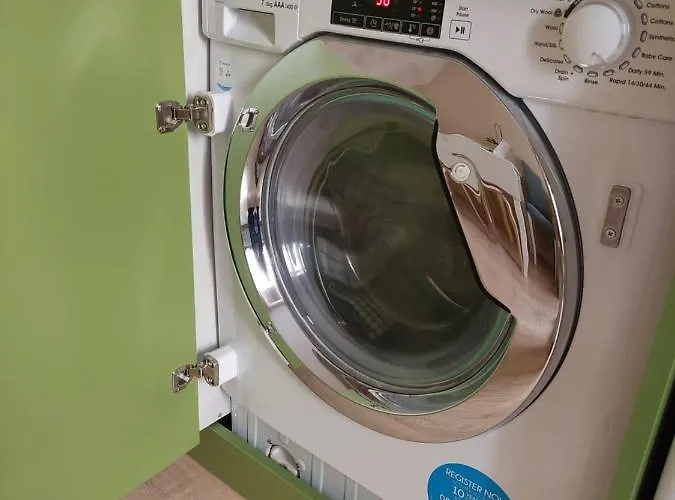 Apartment Cosy One Seperate Bedroom In Center, Perfect For Family Trip. *